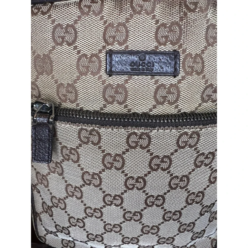 Gucci GG Canvas Messenger Bag - Picture 2 of 9